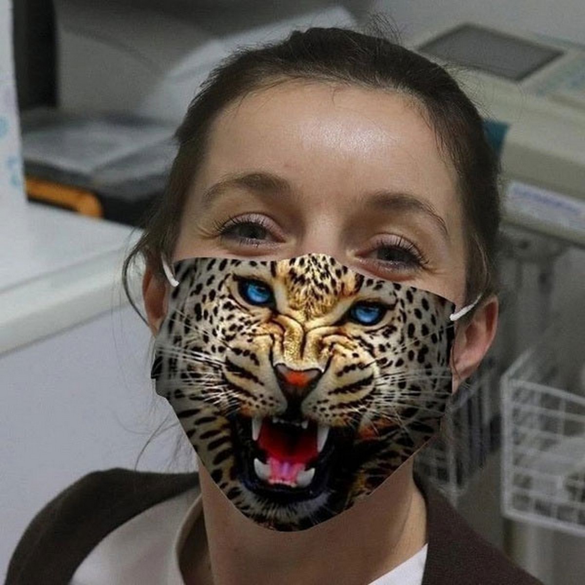 mască de față de leopard