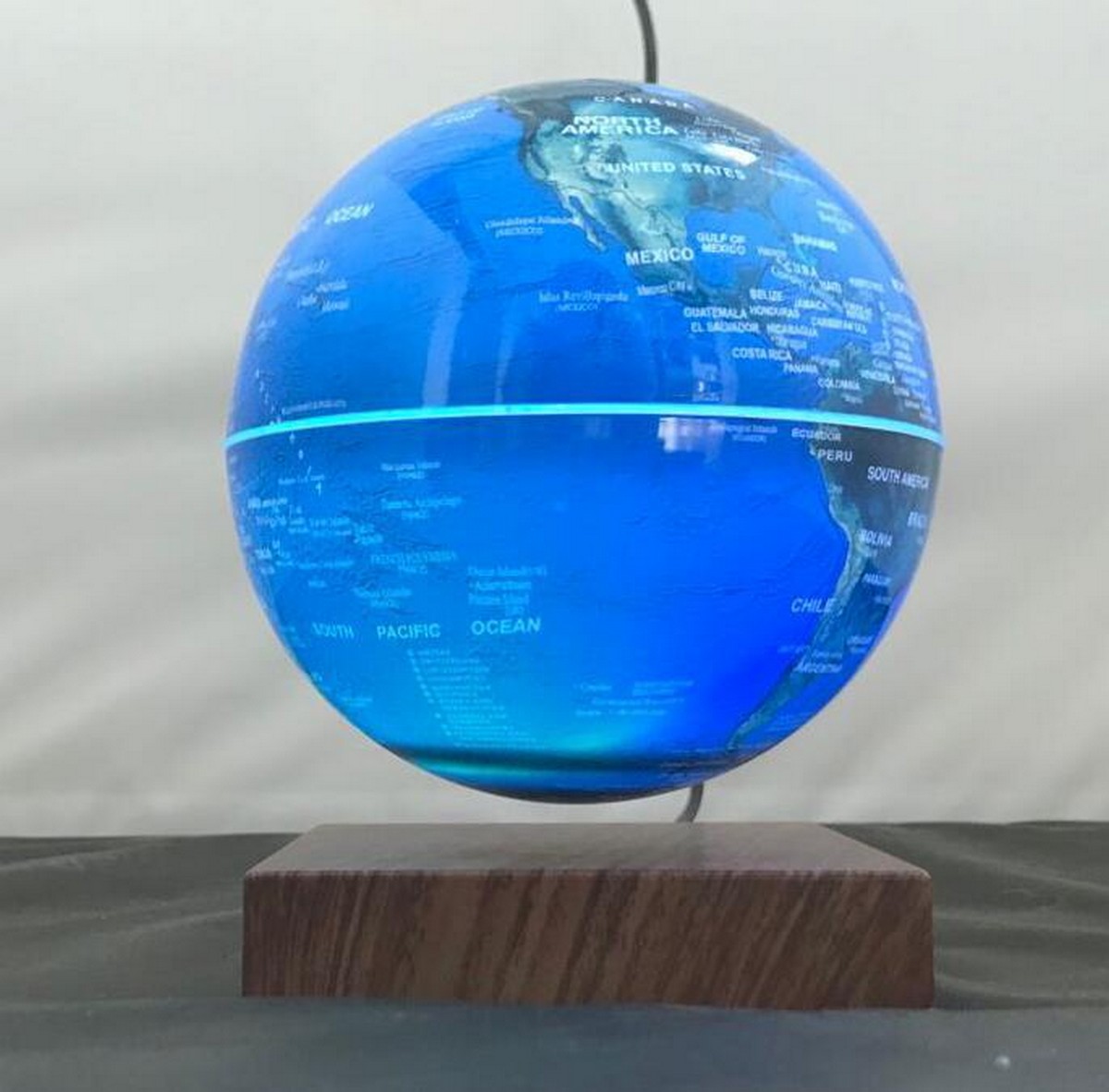 lampă magnetică plutitoare cu glob