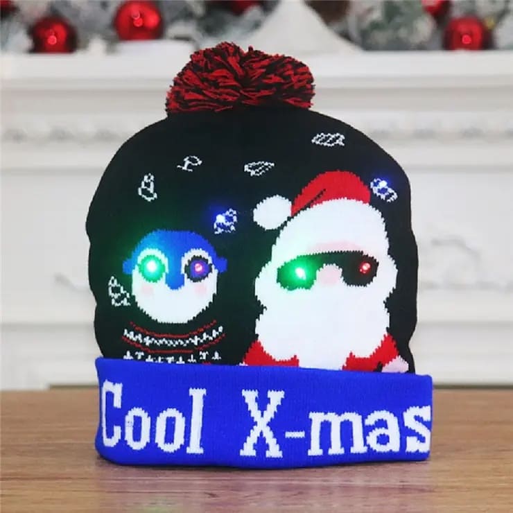 Pălărie de iarnă cu pompon de Crăciun strălucitor cu becuri LED - COOL X-MAS