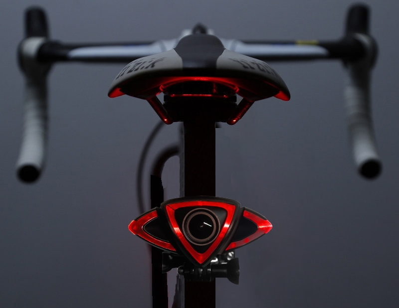 camera spate biciclete wifi + lumini de avertizare LED
