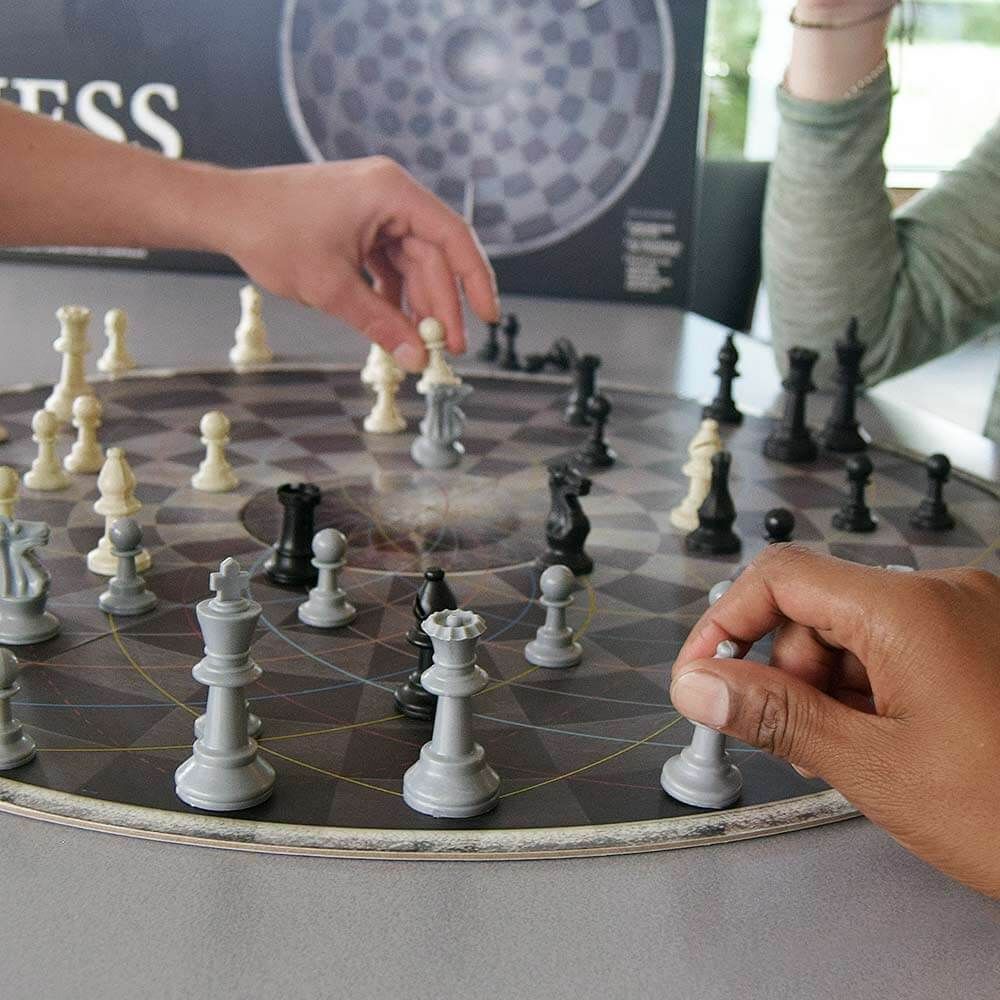 șah rotund circular 3 persoane bărbat