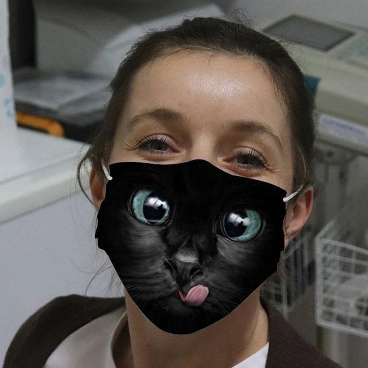 mască de față de pisică neagră