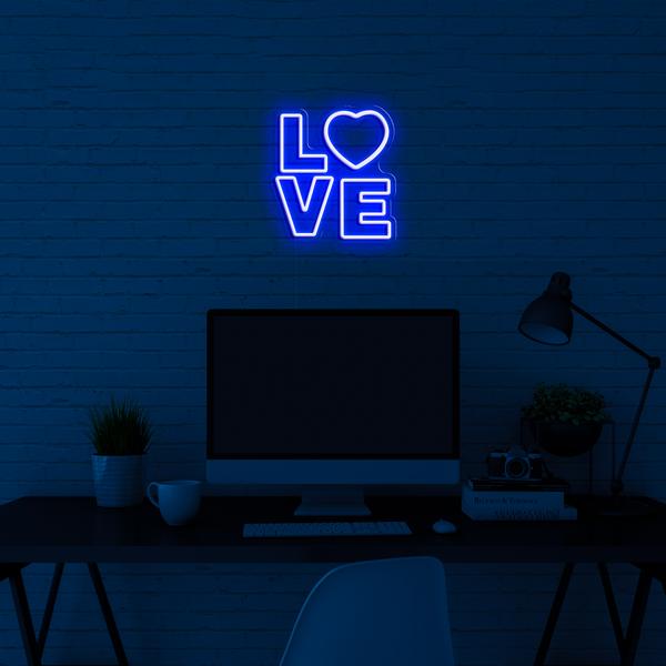 Semn LED neon pe perete - logo 3D LOVE - cu dimensiunile 50 cm